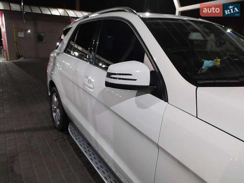 Внедорожник / Кроссовер Mercedes-Benz M-Class 2014 в Херсоне