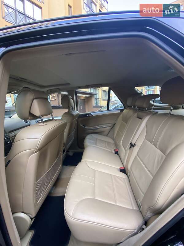 Позашляховик / Кросовер Mercedes-Benz M-Class 2010 в Києві