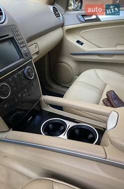 Внедорожник / Кроссовер Mercedes-Benz M-Class 2010 в 