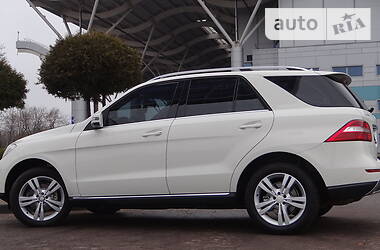 Внедорожник / Кроссовер Mercedes-Benz M-Class 2014 в Одессе