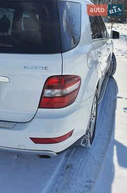 Внедорожник / Кроссовер Mercedes-Benz M-Class 2011 в Полтаве