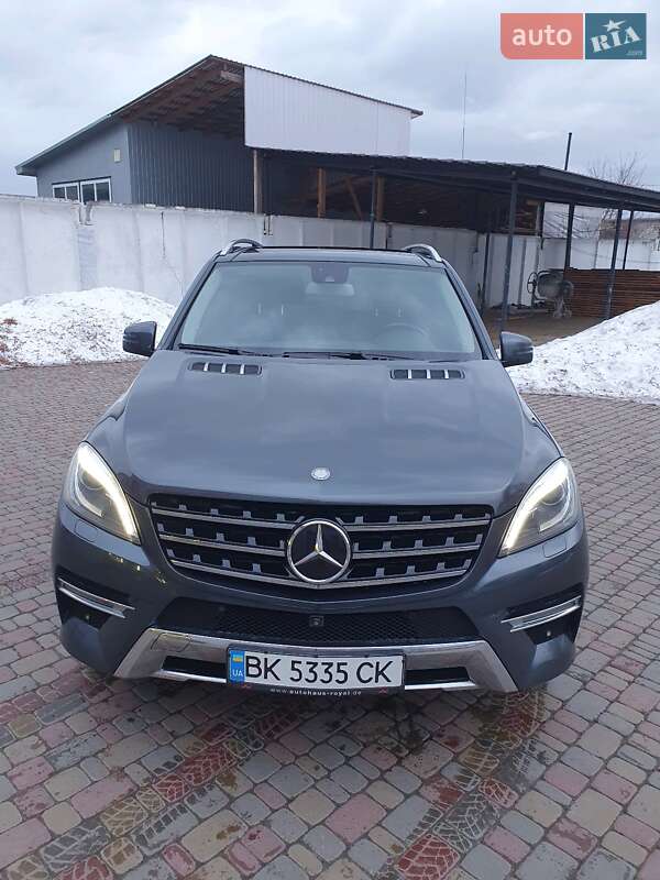 Внедорожник / Кроссовер Mercedes-Benz M-Class 2014 в Костополе