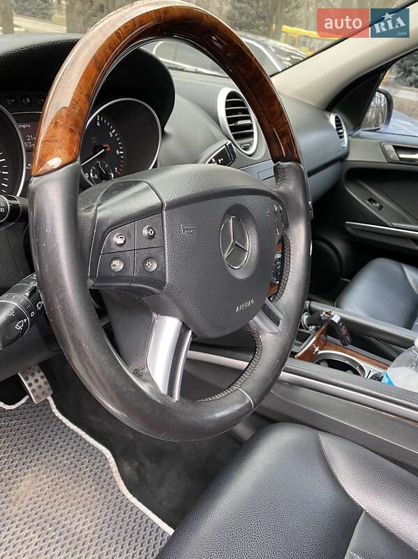 Внедорожник / Кроссовер Mercedes-Benz M-Class 2008 в Никополе