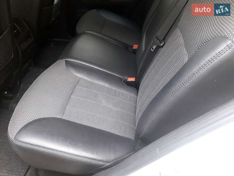 Внедорожник / Кроссовер Mercedes-Benz M-Class 2010 в Киеве