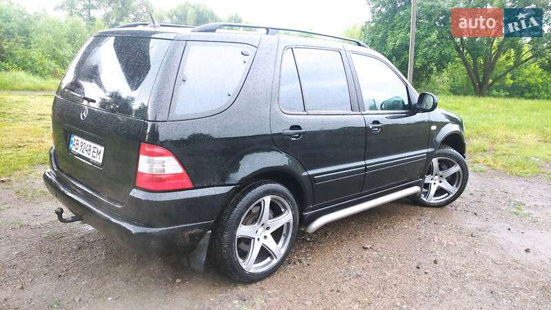 Позашляховик / Кросовер Mercedes-Benz M-Class 2000 в Ямполі