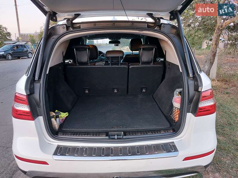 Внедорожник / Кроссовер Mercedes-Benz M-Class 2014 в Херсоне