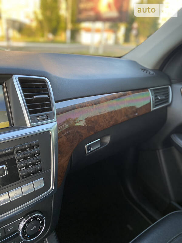 Внедорожник / Кроссовер Mercedes-Benz M-Class 2011 в Одессе