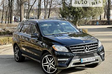 Внедорожник / Кроссовер Mercedes-Benz M-Class 2014 в Киеве