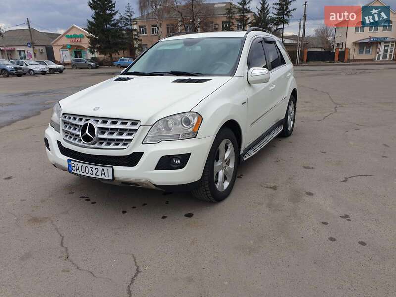 Внедорожник / Кроссовер Mercedes-Benz M-Class 2010 в Гайвороне