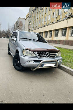 Внедорожник / Кроссовер Mercedes-Benz M-Class 1998 в 