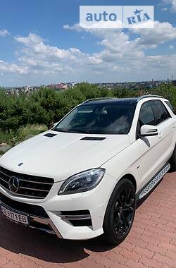 Внедорожник / Кроссовер Mercedes-Benz M-Class 2012 в Черновцах