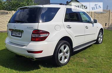 Внедорожник / Кроссовер Mercedes-Benz M-Class 2011 в Ровно