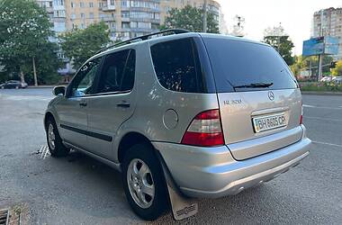 Позашляховик / Кросовер Mercedes-Benz M-Class 2001 в Одесі