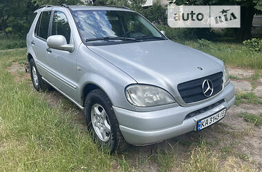 Позашляховик / Кросовер Mercedes-Benz M-Class 2000 в Києві