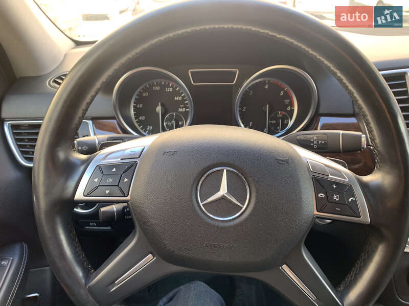 Внедорожник / Кроссовер Mercedes-Benz M-Class 2012 в Киеве