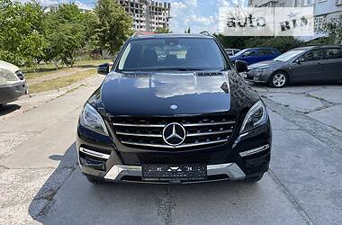 Внедорожник / Кроссовер Mercedes-Benz M-Class 2013 в Киеве