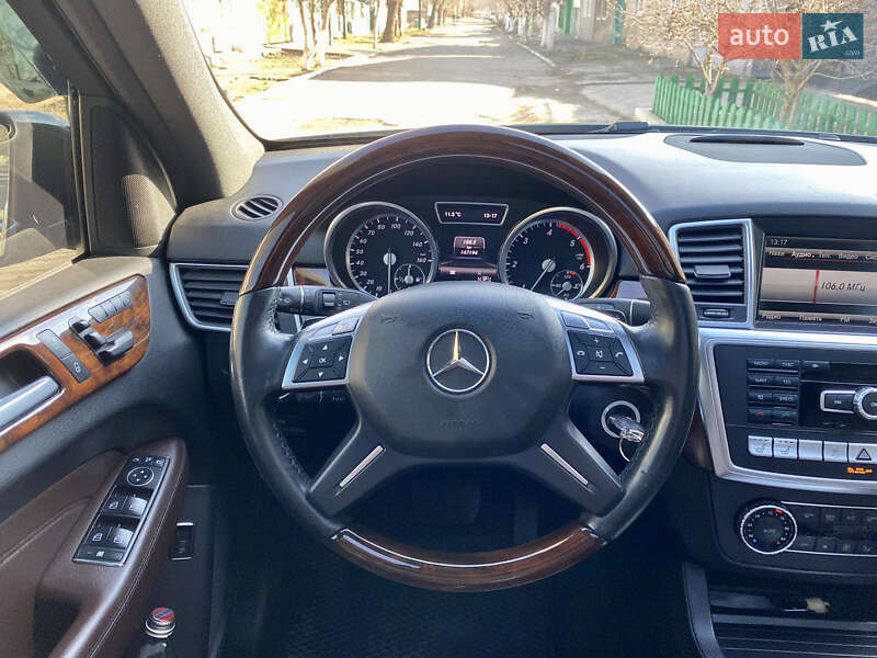 Внедорожник / Кроссовер Mercedes-Benz M-Class 2013 в Белгороде-Днестровском
