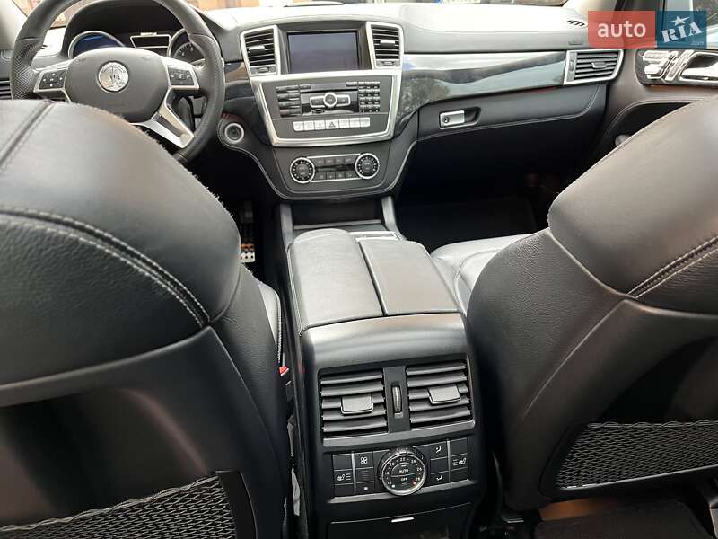 Внедорожник / Кроссовер Mercedes-Benz M-Class 2012 в Киеве
