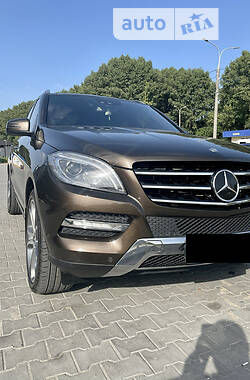 Позашляховик / Кросовер Mercedes-Benz M-Class 2013 в Хмельницькому