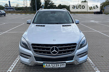 Внедорожник / Кроссовер Mercedes-Benz M-Class 2012 в Киеве