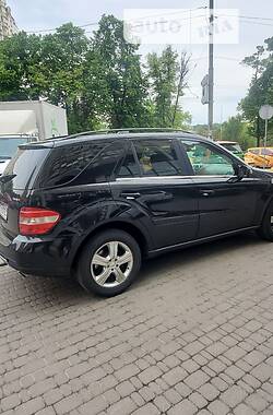 Внедорожник / Кроссовер Mercedes-Benz M-Class 2007 в 
