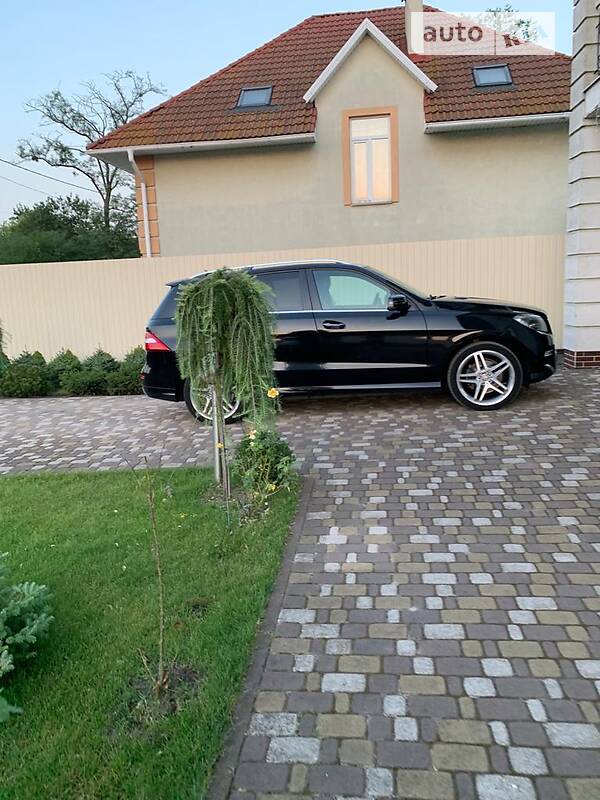 Внедорожник / Кроссовер Mercedes-Benz M-Class 2012 в Киеве