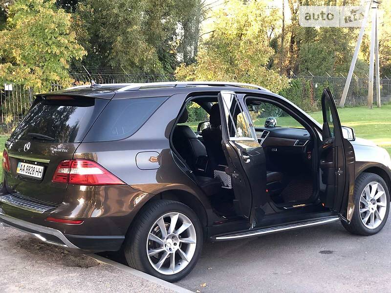 Внедорожник / Кроссовер Mercedes-Benz M-Class 2012 в Киеве