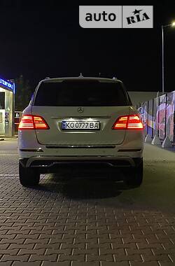 Позашляховик / Кросовер Mercedes-Benz M-Class 2012 в Мукачевому