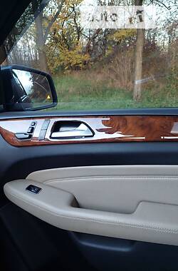 Внедорожник / Кроссовер Mercedes-Benz M-Class 2015 в 
