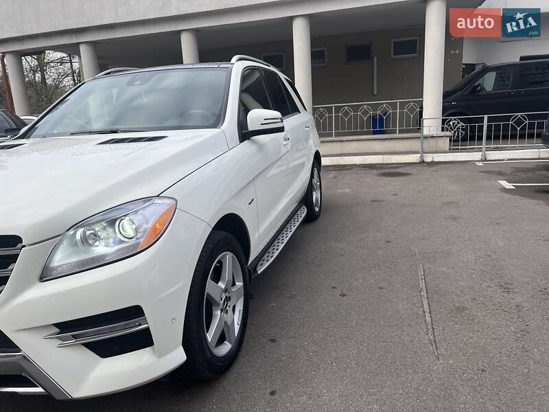 Внедорожник / Кроссовер Mercedes-Benz M-Class 2012 в Киеве