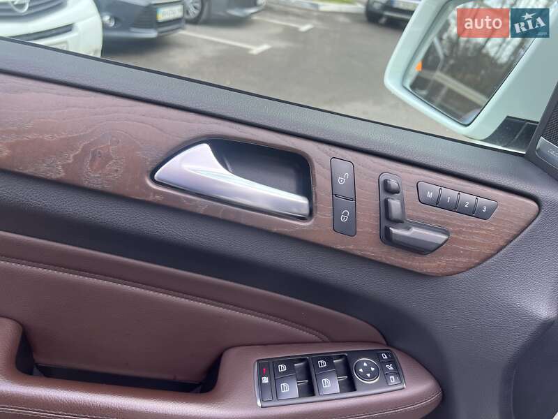 Внедорожник / Кроссовер Mercedes-Benz M-Class 2012 в Киеве
