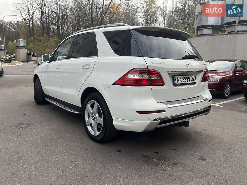 Внедорожник / Кроссовер Mercedes-Benz M-Class 2012 в Киеве