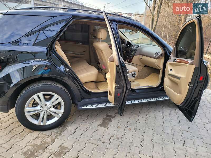 Внедорожник / Кроссовер Mercedes-Benz M-Class 2008 в Черновцах
