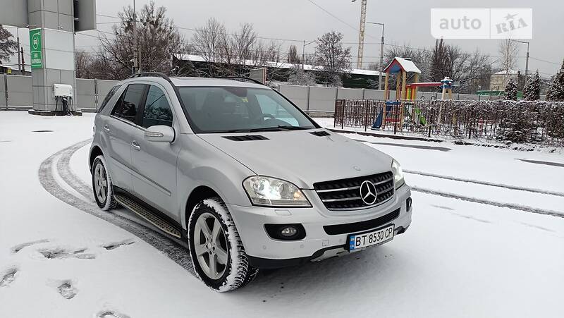 Внедорожник / Кроссовер Mercedes-Benz M-Class 2007 в 