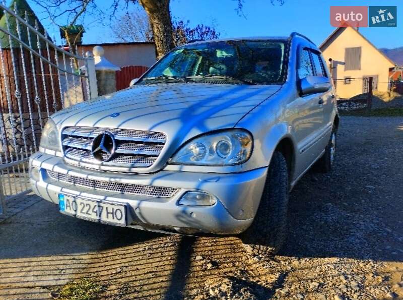 Mercedes-Benz M-Class 2004