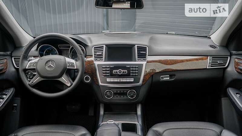 Внедорожник / Кроссовер Mercedes-Benz M-Class 2012 в Львове