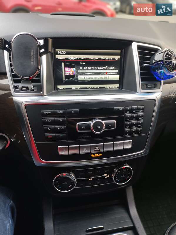 Внедорожник / Кроссовер Mercedes-Benz M-Class 2014 в Киеве