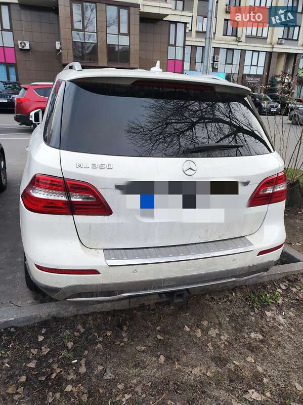 Внедорожник / Кроссовер Mercedes-Benz M-Class 2014 в Киеве