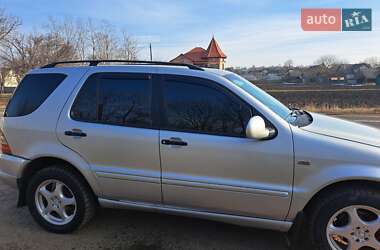 Внедорожник / Кроссовер Mercedes-Benz M-Class 2001 в Черновцах