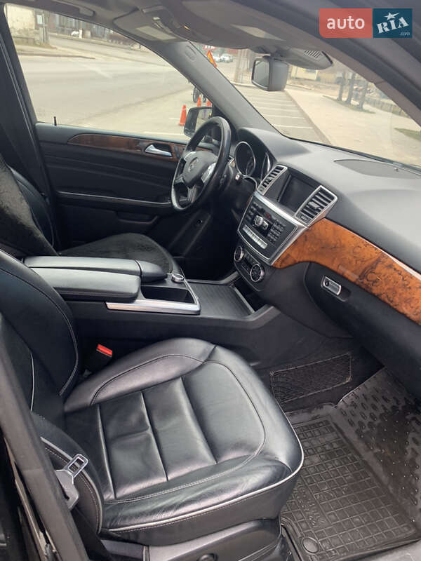 Внедорожник / Кроссовер Mercedes-Benz M-Class 2012 в Киеве
