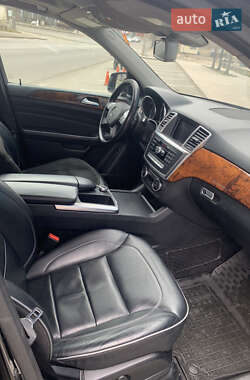 Внедорожник / Кроссовер Mercedes-Benz M-Class 2012 в 
