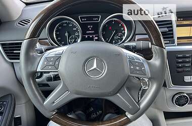 Внедорожник / Кроссовер Mercedes-Benz M-Class 2012 в 