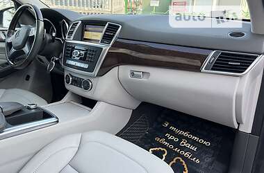 Внедорожник / Кроссовер Mercedes-Benz M-Class 2012 в 