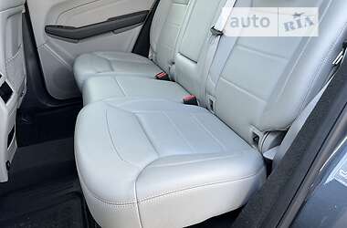 Внедорожник / Кроссовер Mercedes-Benz M-Class 2012 в 