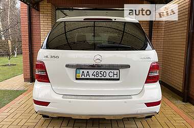 Внедорожник / Кроссовер Mercedes-Benz M-Class 2010 в Киеве