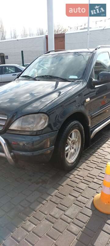 Позашляховик / Кросовер Mercedes-Benz M-Class 1999 в Одесі