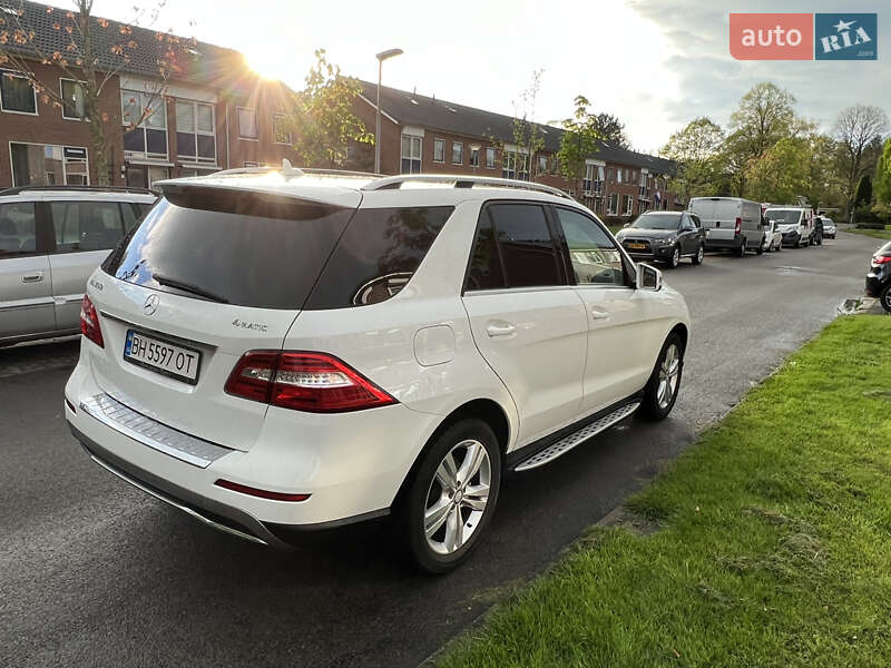 Внедорожник / Кроссовер Mercedes-Benz M-Class 2014 в Одессе