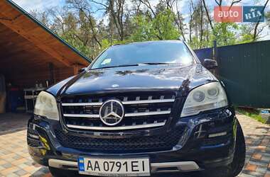 Внедорожник / Кроссовер Mercedes-Benz M-Class 2011 в 