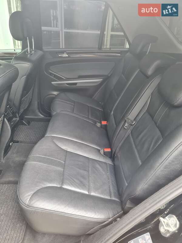 Внедорожник / Кроссовер Mercedes-Benz M-Class 2011 в Боярке