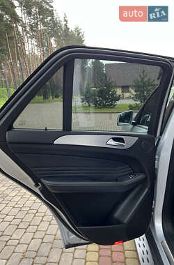 Внедорожник / Кроссовер Mercedes-Benz M-Class 2011 в 